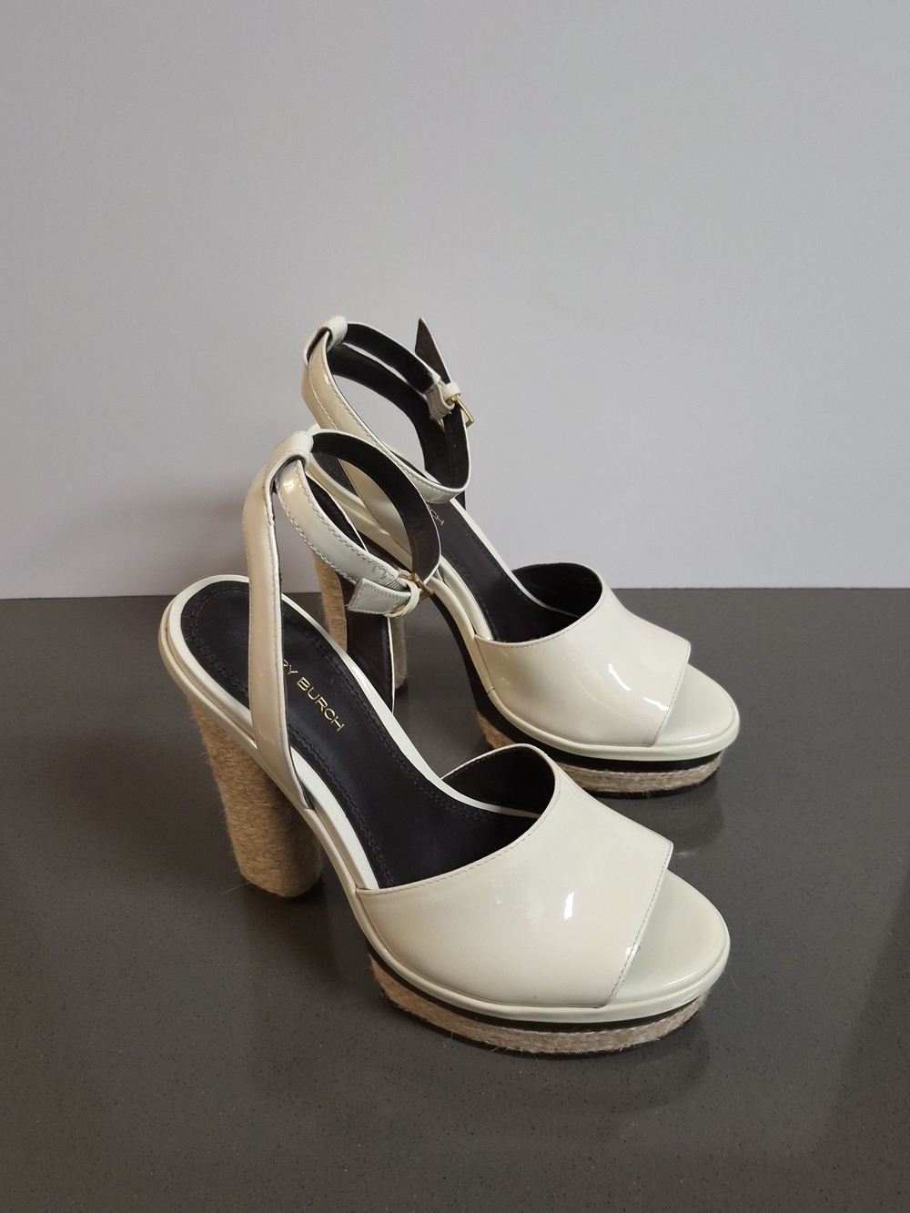 Tory Burch Ivory Patent Leather Jute Platform Sandals 135mm Size 6M Brazil